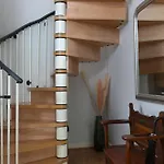 Bootham Court Grade Ii Duplex With Free Parking & Wi-fi - Sleeps 2-6 People
