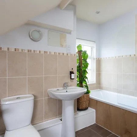 Bootham Court Grade Ii Duplex With Free Parking & Wi-fi - Sleeps 2-6 People Apartment