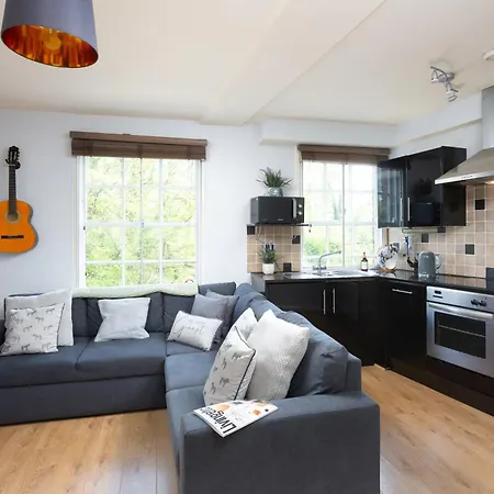 Bootham Court Grade Ii Duplex With Free Parking & Wi-fi - Sleeps 2-6 People Apartment