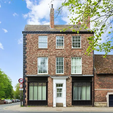Bootham Court Grade Ii Duplex With Free Parking & Wi-fi - Sleeps 2-6 People * York
