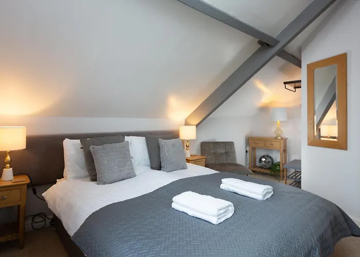 Bootham Court Grade Ii Duplex With Free Parking & Wi-fi - Sleeps 2-6 People York