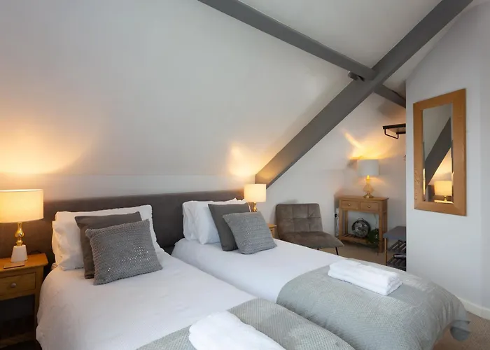 Bootham Court Grade Ii Duplex With Free Parking & Wi-fi - Sleeps 2-6 People York