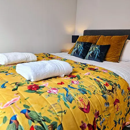 Bootham Court Grade Ii Duplex With Free Parking & Wi-fi - Sleeps 2-6 People شقة