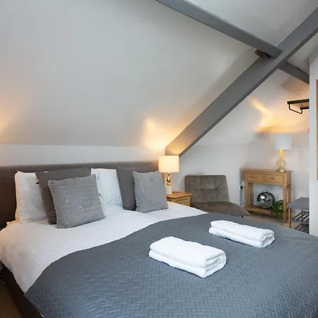 Bootham Court Grade Ii Duplex With Free Parking & Wi-fi - Sleeps 2-6 People Йорк