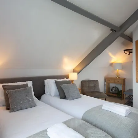 Bootham Court Grade Ii Duplex With Free Parking & Wi-fi - Sleeps 2-6 People York